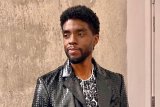 Istri wakili Chadwick Boseman terima anugerah SAG 2021