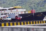 Penumpang ini nekat lompat ke laut