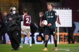 Patrick Bamford hattrick, Leeds runtuhkan mimpi Villa ke puncak klasemen