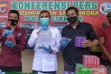 Polres Cianjur sita ratusan kantong minuman keras oplosan