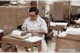 Artikel - Gus Dur-Hindu Bali, FPI-Polri, dan radikalisasi digital 2021