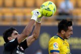 Bono angkat Sevilla ke posisi empat klasemen La Liga usai menang 2-1 atas Alves