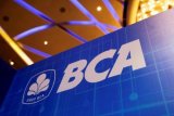 Saham BBCA turun seiring rencana 