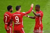 Tiga gol Lewandowski antar 10 pemain Muenchen gilas Stuttgart 4-0