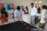 Disdik OKU kembangkan batik khas Bumi  Sebimbing Sekundang