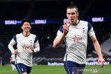 Bale cetak tiga gol bawa Tottenham dekati empat besar