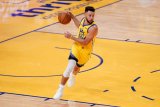 Stephen Curry mencetak 45 poin saat Warriors tundukkan Clippers