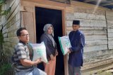 65 ton beras zakat mal Yayasan Al-Aziz disalurkan untuk keluarga fakir miskin di Padang Pariaman