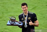 Lewandowski menyabet top skor Liga Jerman