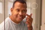 Alex Rodriguez luncurkan makeup khusus pria