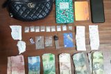 Sepasang kekasih jual narkoba di Tulungagung digelandang polisi