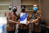 Bos Charlie Hospital beli 30 persen saham PSIS