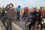 Mahyeldi-Audy kompak gowes keliling Padang jaga kesegaran fikiran