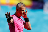 Final Euro dipimpin wasit Belanda