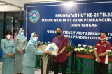 Ikatan Wanita Bank Jateng rayakan HUT ke-21 dengan berbagi ribuan paket sembako