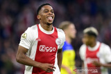 Jurrien Timber tinggalkan Ajax