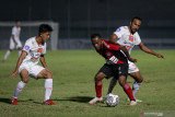 The Jakmania: karangan bunga ke Persija  simbol kritik