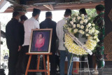 Mertua SBY dimakamkan di samping makam suaminya Sarwo Edhie Wibowo