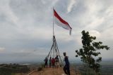 Peringati Sumpah Pemuda, Merah Putih dikibarkan di gunung purbakala