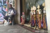 Penjual wayang di Braga sasar milenial guna lestarikan budaya