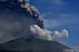 Warga di kaki Gunung Ili Lewotolok diimbau waspada lahar dingin