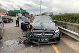 Pengemudi Mercy lawan arah di Tol JORR masuk terobos 