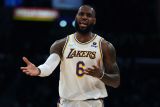 LeBron James mesti karantina COVID-19, absen lawan King