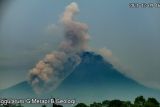 Merapi luncurkan awan panas guguran sejauh 2,2 km