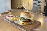 Unik, burger vegetarian dibuat dari 