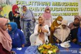 Perempuan Batam dapat pelatihan  menghias tumpeng dan cake