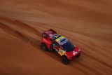 Loeb pangkas jarak dengan Al-Attiyah setelah  menangkan etape 2 Dakar