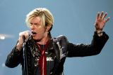 Seluruh katalog musik mendiang David Bowie dijual ke Warner Music