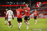 Dua tim papan atas Liga Belanda PSV dan Ajax melenggang mulus dari 16 besar KNVB Beker