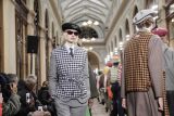 Desainer Nigo debut koleksi untuk Kenzo Paris Fashion Week di Galerie Vivienne