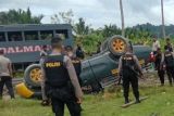 Mobil Sabhara Polres Seram BB terbalik tiga anggota luka ringan