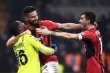 Giroud bawa Milan tekuk Inter 2-1