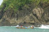 Sebanyak 11 peserta ritual di Pantai Payangan Jember ditemukan meninggal