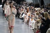 Milan Fashion Week dibuka dengan koleksi busana rumah mode Italia Fendi