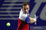 Daniil Medvedev lalui pertandingan pertama sebagai petenis nomor satu dunia