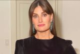 Idina Menzel dukung gadis Ukraina menyanyikan 