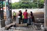 Seorang pria lompat dari Jembatan Layang Jatinegara