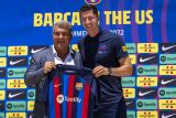 Robert Lewandowski bawa aura di Barcelona