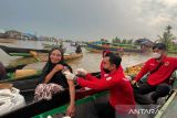 Vaksinasi pedagang pasar terapung, BIN Kalsel susuri sungai