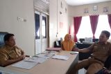 Pejabat Saksikan PT Kemilau Permata Sawit Buang Limbah ke Parit