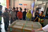 Sumbar perdana ekspor ikan tuna segar melalui bandara pasca COVID-19