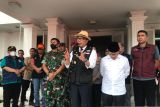 Ridwan Kamil: Duta Besar Malaysia ke Cianjur menyerahkan bantuan Rp750 juta