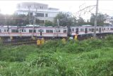50 penumpang dievakuasi dari KRL yang anjlok