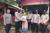 Polres Pasbar berikan bantuan sembako ke korban banjir Kajai Talamau