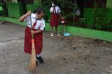 Penggunaan seragam nasional bagi siswa di Kota Kupang berlaku dua hari