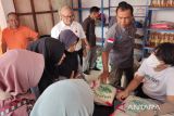 Warga antusias membeli beras subsidi Pemprov Kalteng di pasar Palangka Raya